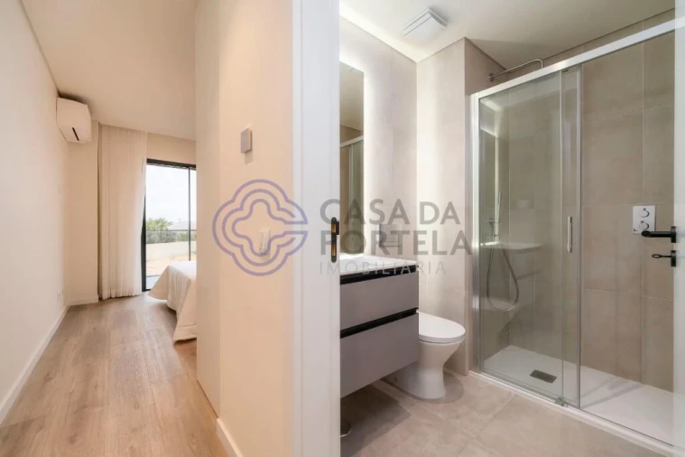 Moradia T4 para Venda em Montenegro Foto 19