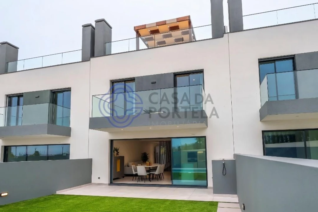 Moradia T4 para Venda em Montenegro Foto 1