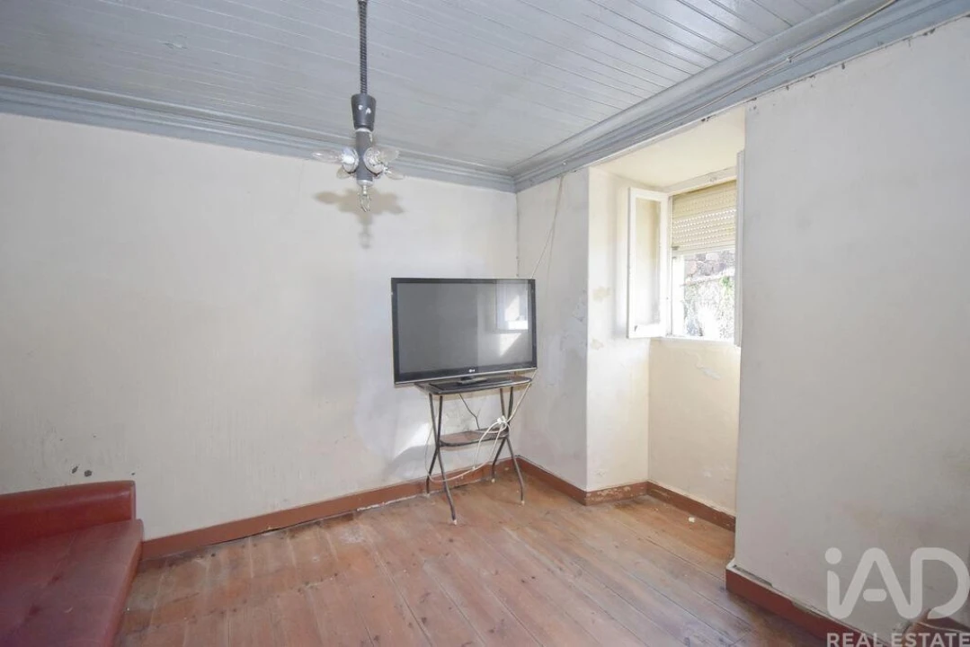 Moradia T3 para Venda em Cumeeira Foto 6