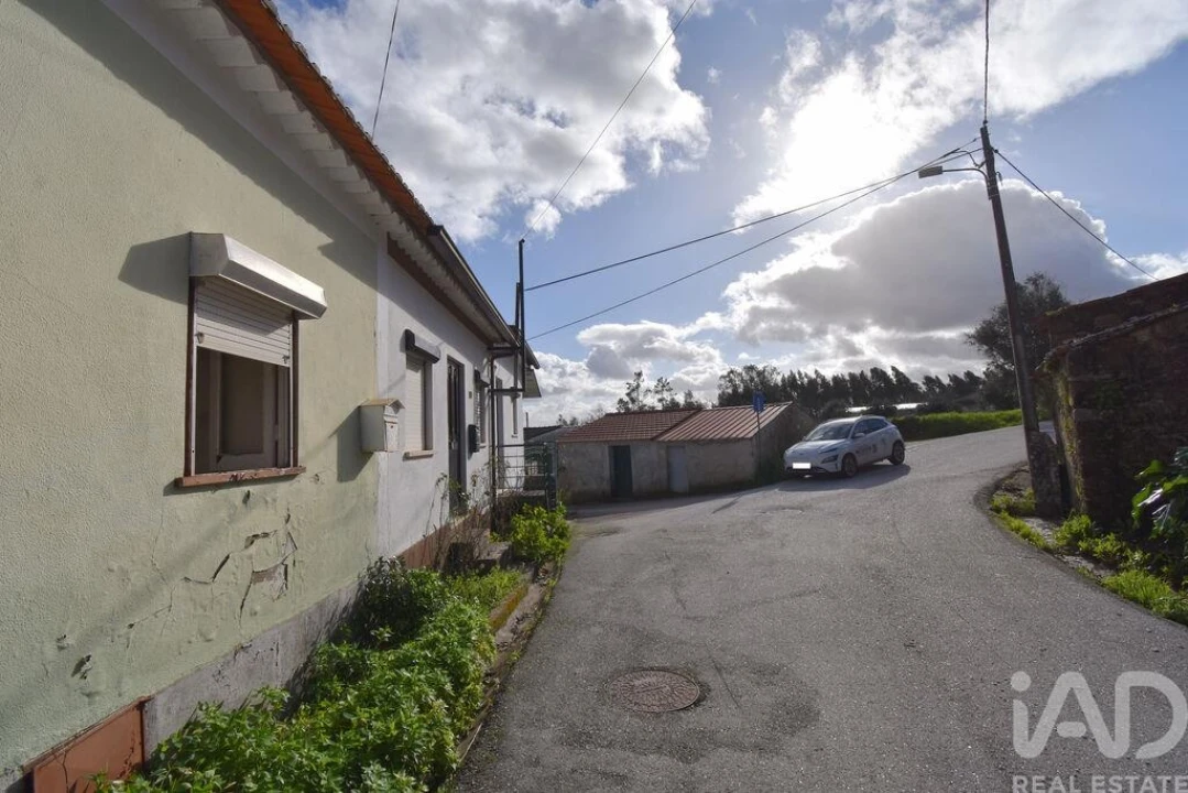 Moradia T3 para Venda em Cumeeira Foto 3