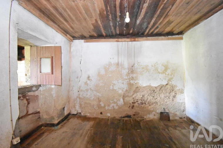 Moradia T3 para Venda em Cumeeira Foto 11