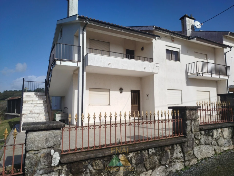 Moradia T3 para Venda em Chafe Foto 2