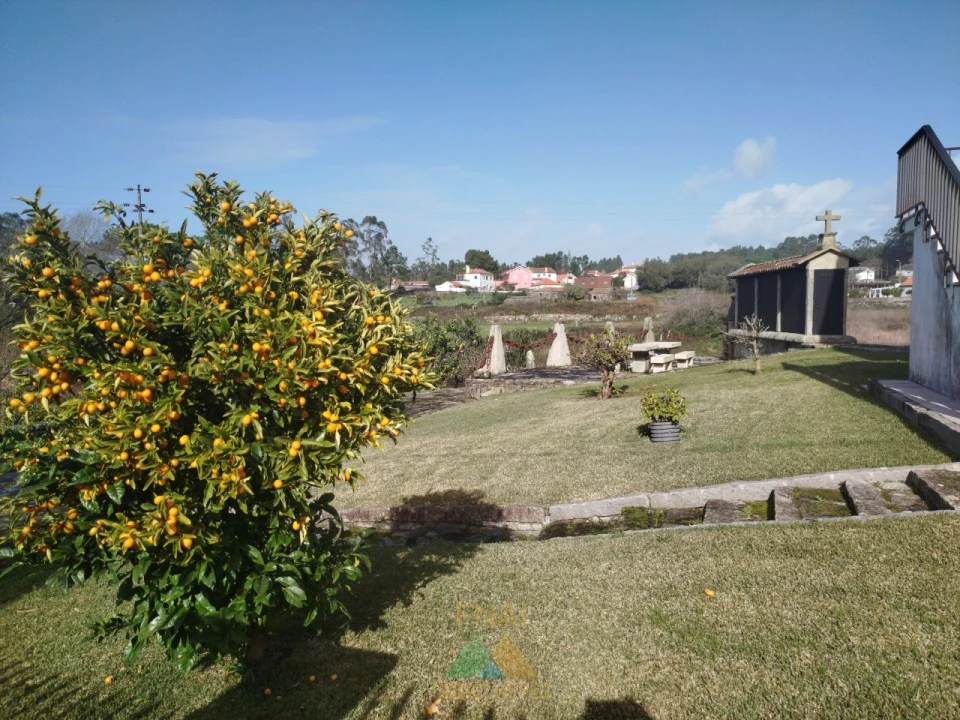 Moradia T3 para Venda em Chafe Foto 6