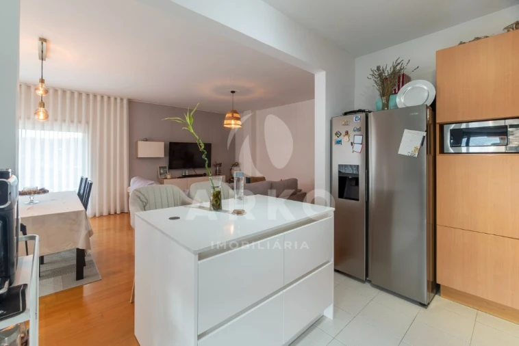 Apartamento T3 para Venda em Rio Tinto Foto 4