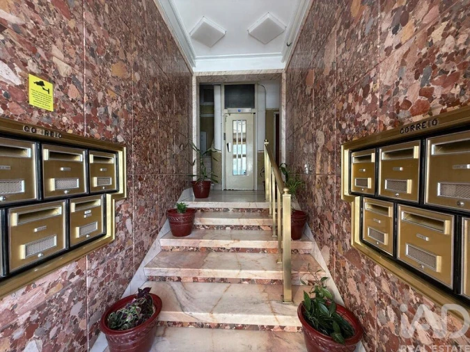 Apartamento T3 para Venda em Alfragide Foto 11