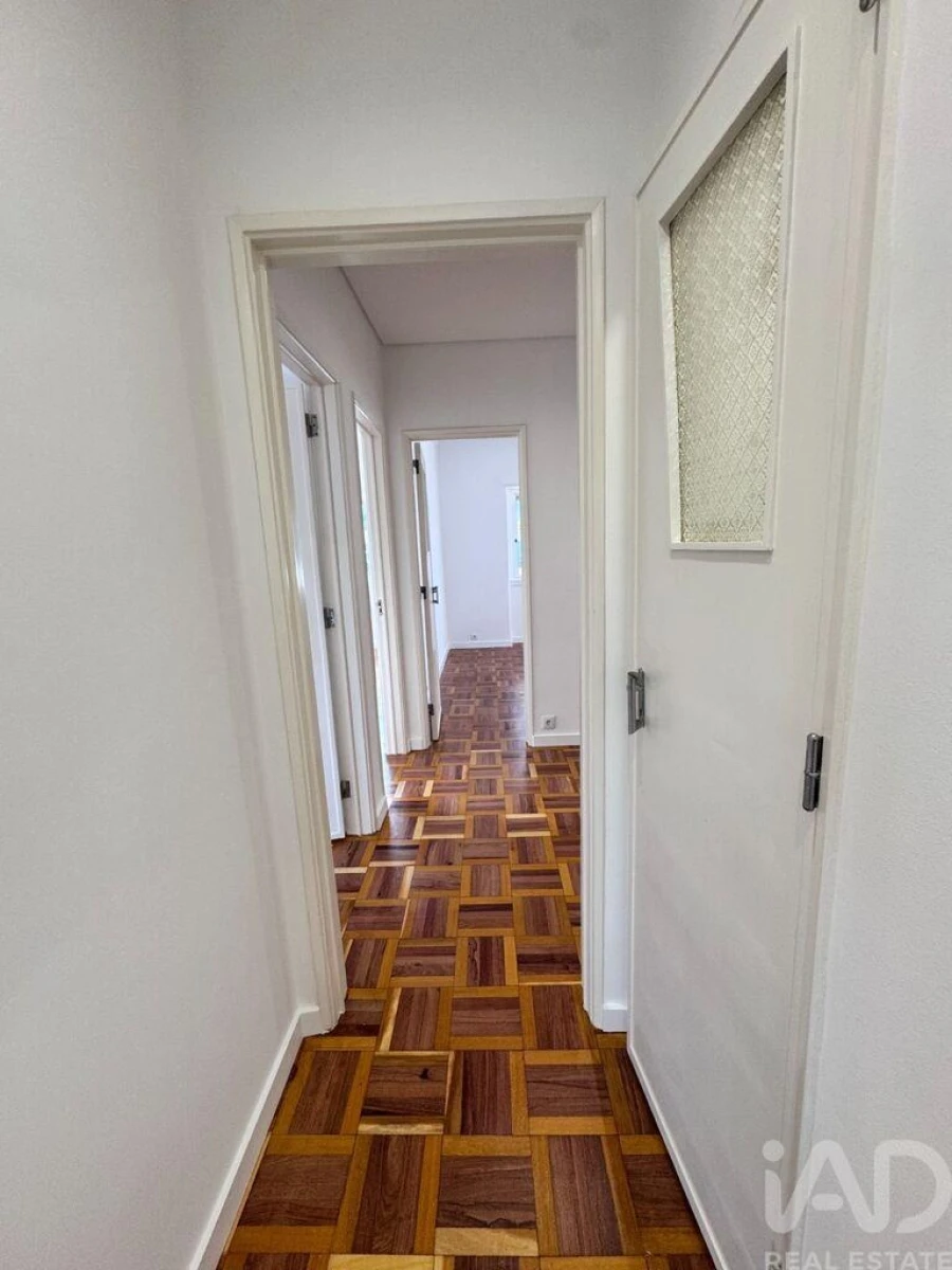 Apartamento T3 para Venda em Alfragide Foto 4