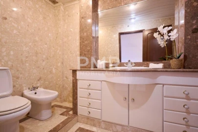 Apartamento T4 para Venda em Lumiar