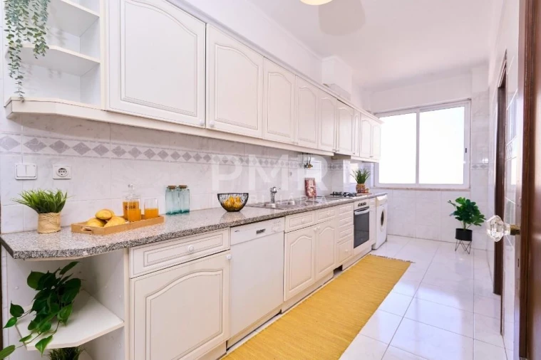 Apartamento T4 para Venda em Lumiar Foto 5