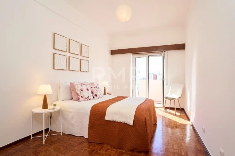 Apartamento T4 para Venda em Lumiar Foto 2