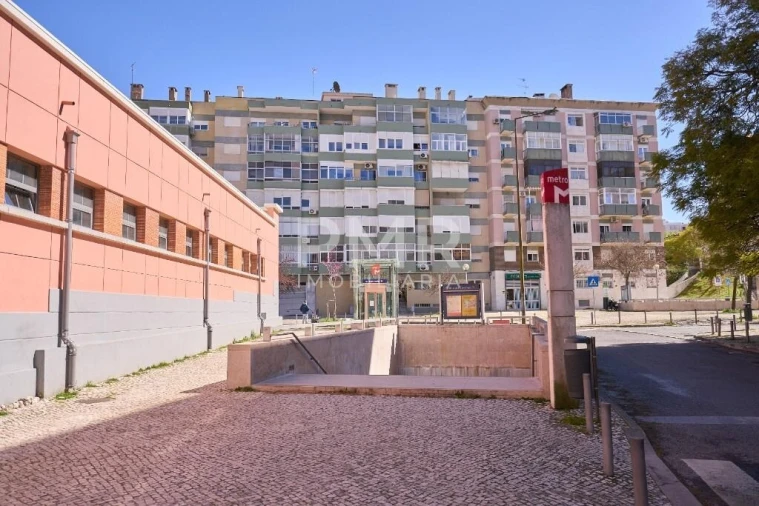Apartamento T4 para Venda em Lumiar Foto 13