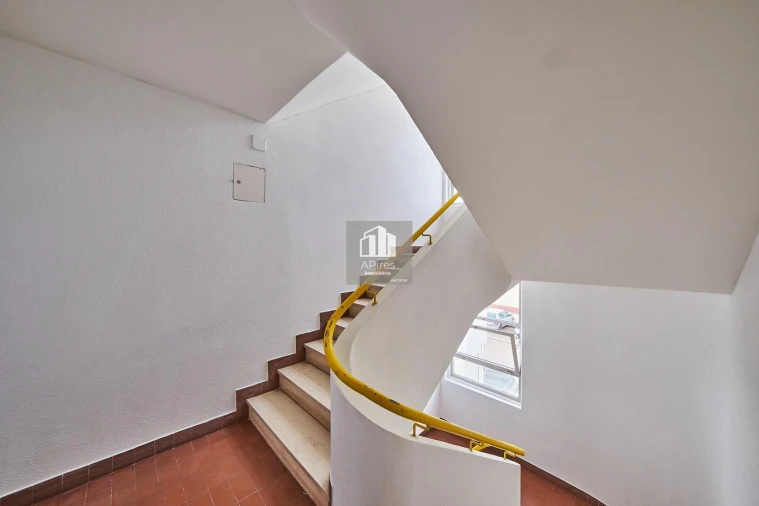 Apartamento T2 para Venda em Costa da Caparica Foto 19