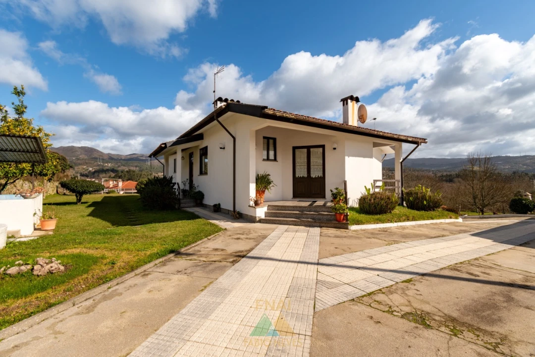 Moradia T3 para Venda em Gondoriz Foto 2