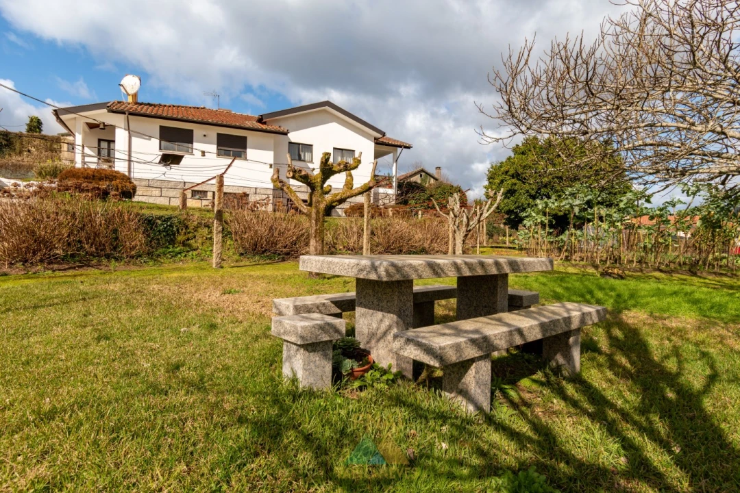 Moradia T3 para Venda em Gondoriz Foto 41