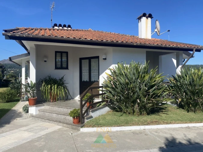 Moradia T3 para Venda em Gondoriz Foto 1