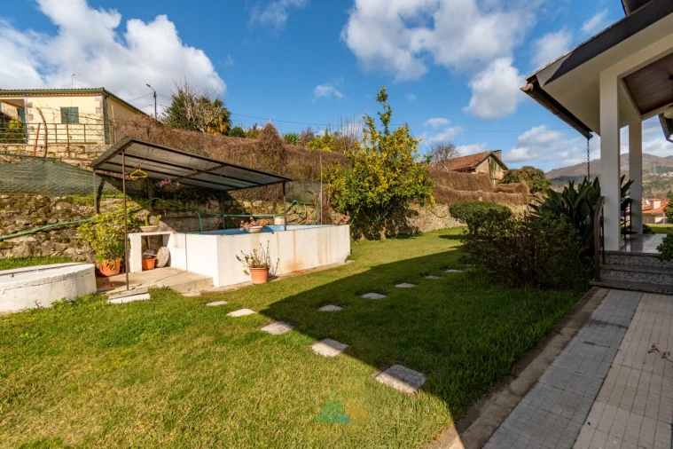 Moradia T3 para Venda em Gondoriz Foto 37