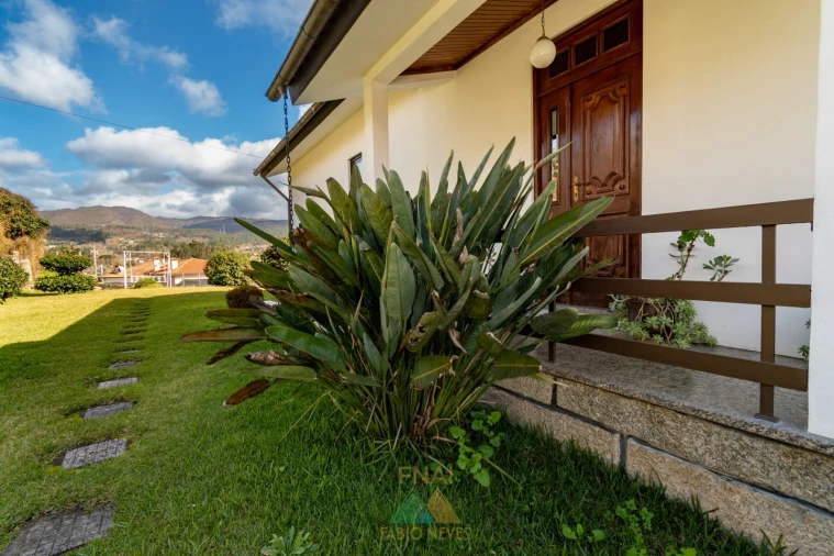 Moradia T3 para Venda em Gondoriz Foto 38