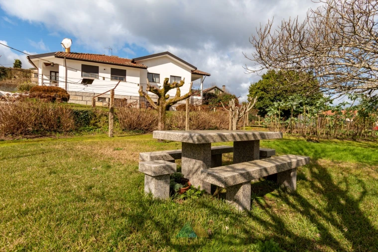 Moradia T3 para Venda em Gondoriz Foto 41