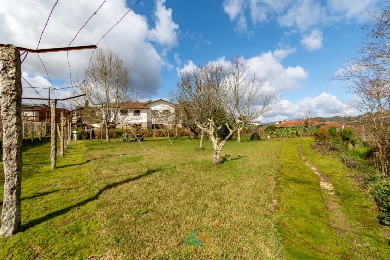 Moradia T3 para Venda em Gondoriz Foto 45