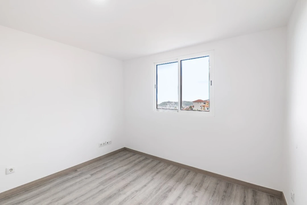 Moradia T2 para Venda em São Roque Foto 22