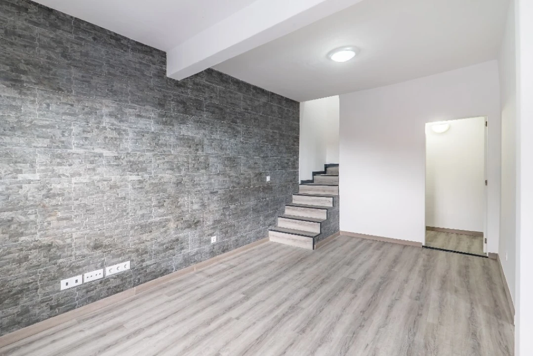 Moradia T2 para Venda em São Roque Foto 13