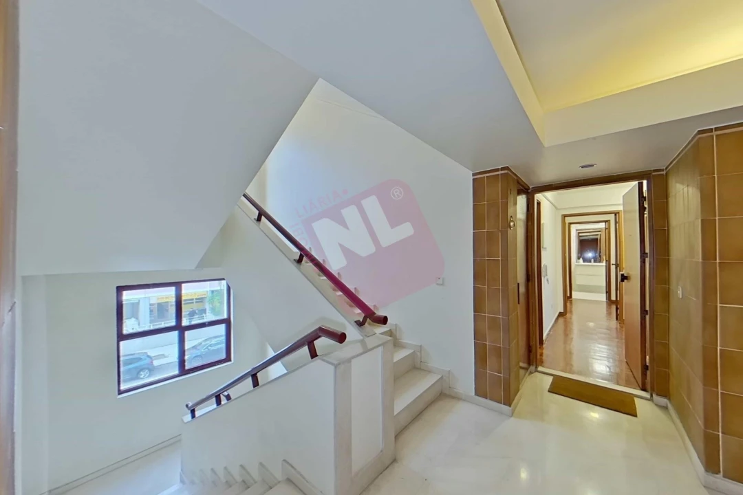 Apartamento T2 para Arrendamento em Lumiar Foto 1