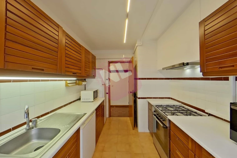 Apartamento T2 para Arrendamento em Lumiar Foto 10