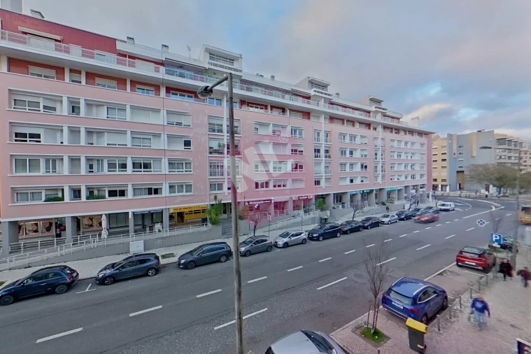 Apartamento T2 para Arrendamento em Lumiar Foto 13