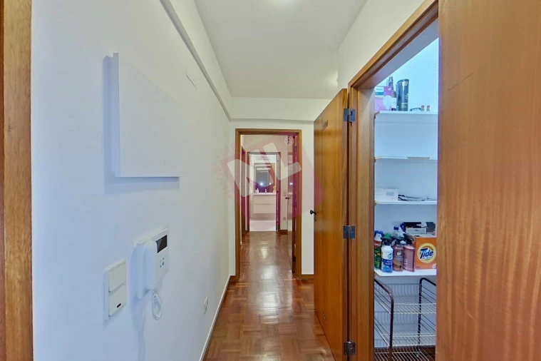 Apartamento T2 para Arrendamento em Lumiar Foto 4