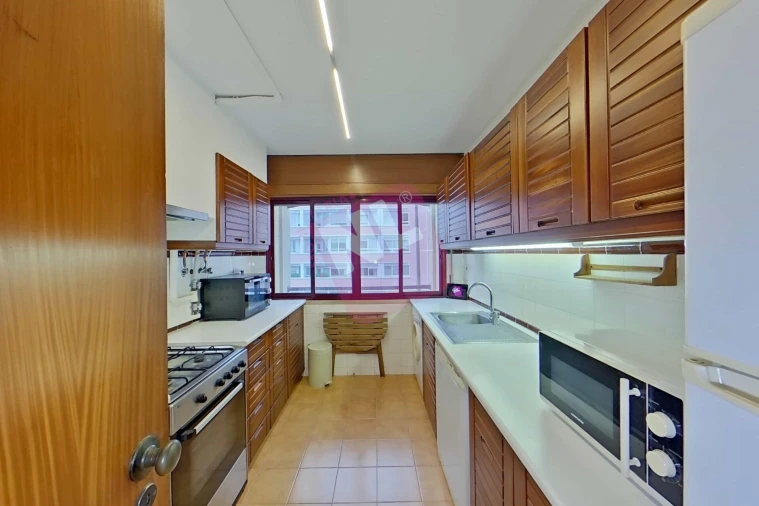 Apartamento T2 para Arrendamento em Lumiar Foto 7