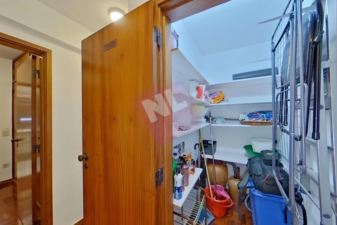 Apartamento T2 para Arrendamento em Lumiar Foto 6