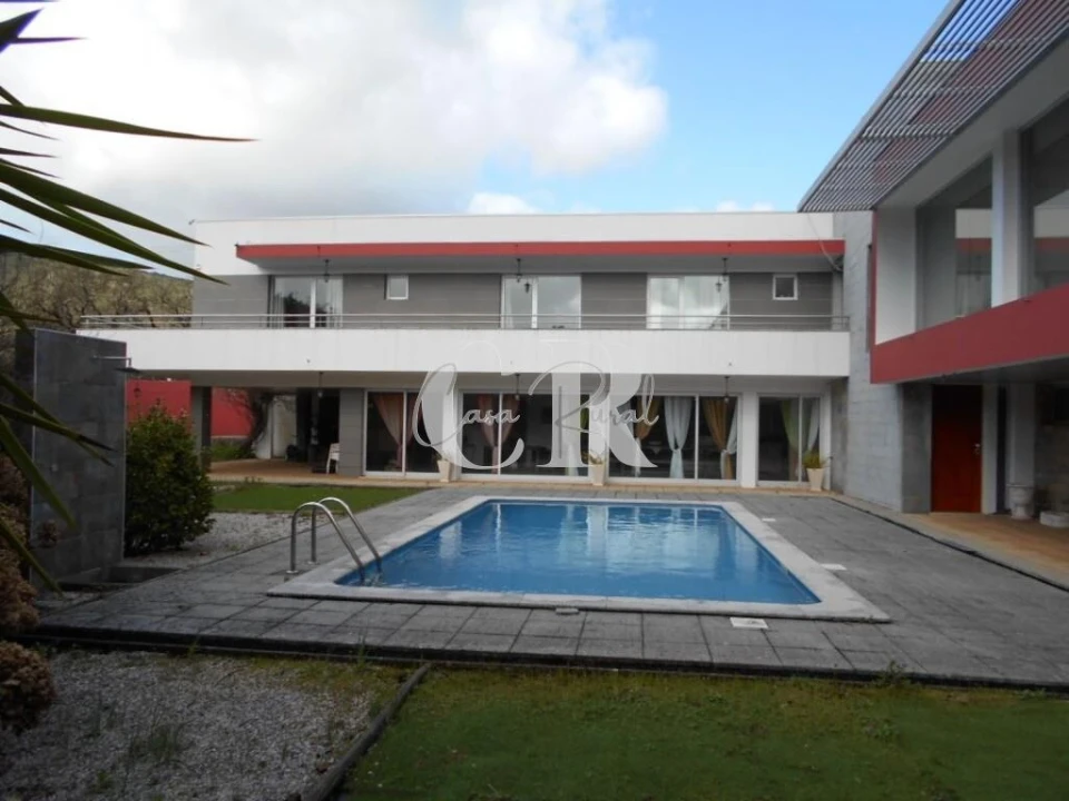 Moradia T4 para Venda em Pousaflores Foto 3