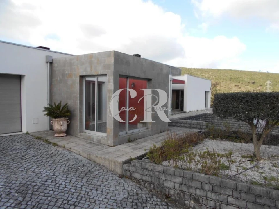 Moradia T4 para Venda em Pousaflores Foto 11