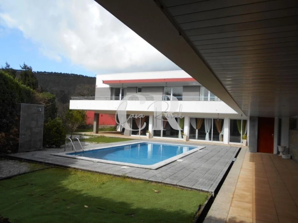 Moradia T4 para Venda em Pousaflores Foto 2