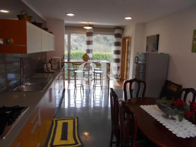 Moradia T4 para Venda em Pousaflores Foto 36