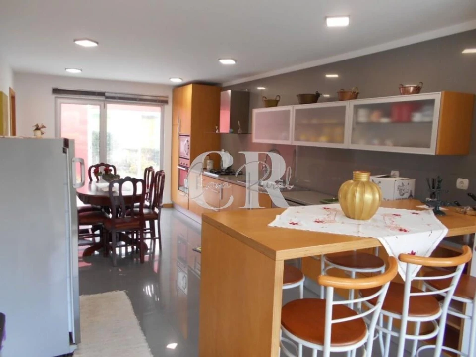 Moradia T4 para Venda em Pousaflores Foto 32