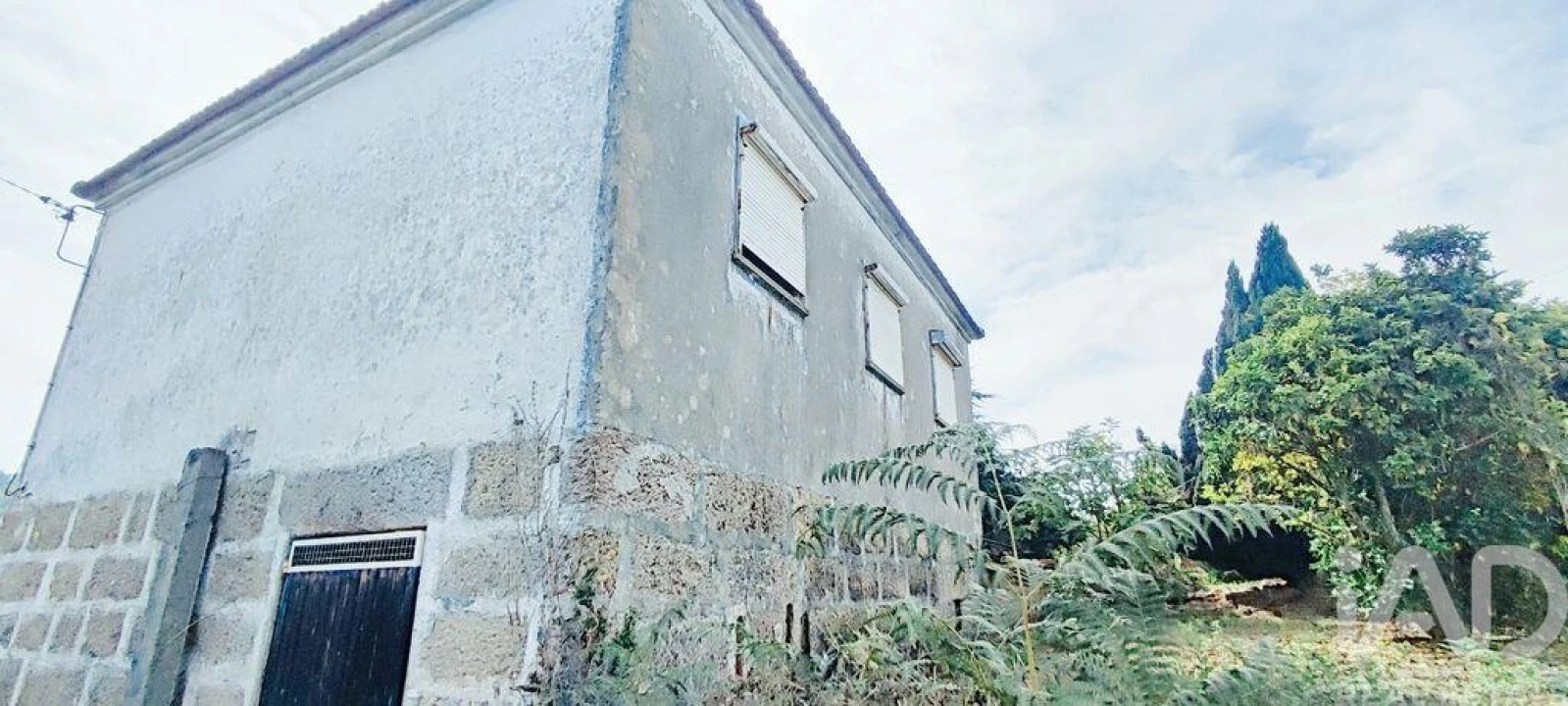 Quinta T3 para Venda em Cornes Foto 3