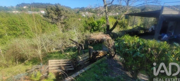 Quinta T3 para Venda em Cornes