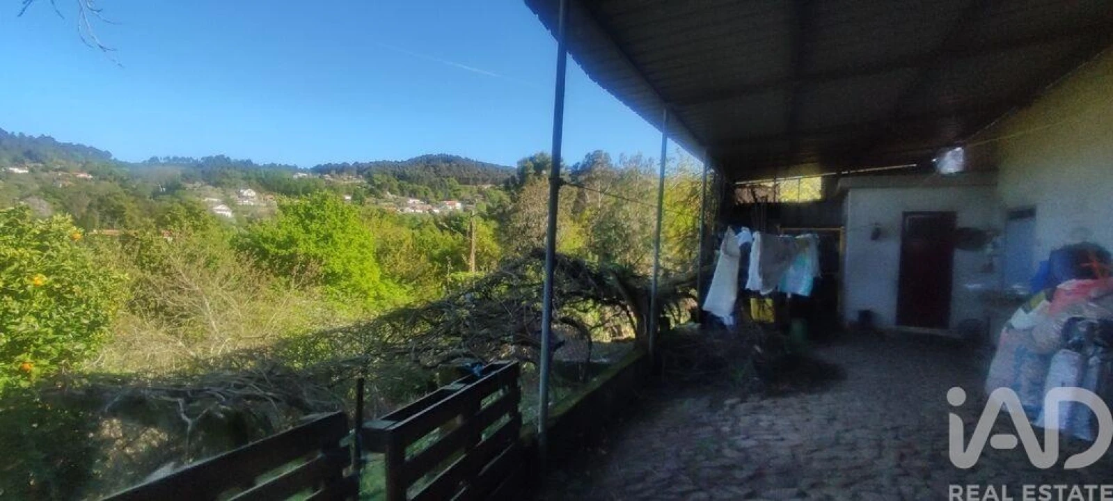 Quinta T3 para Venda em Cornes Foto 34