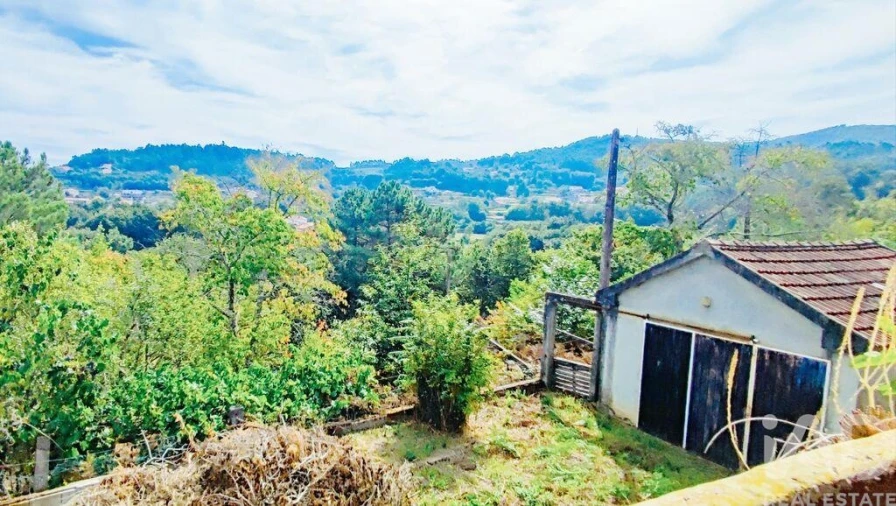 Quinta T3 para Venda em Cornes Foto 16