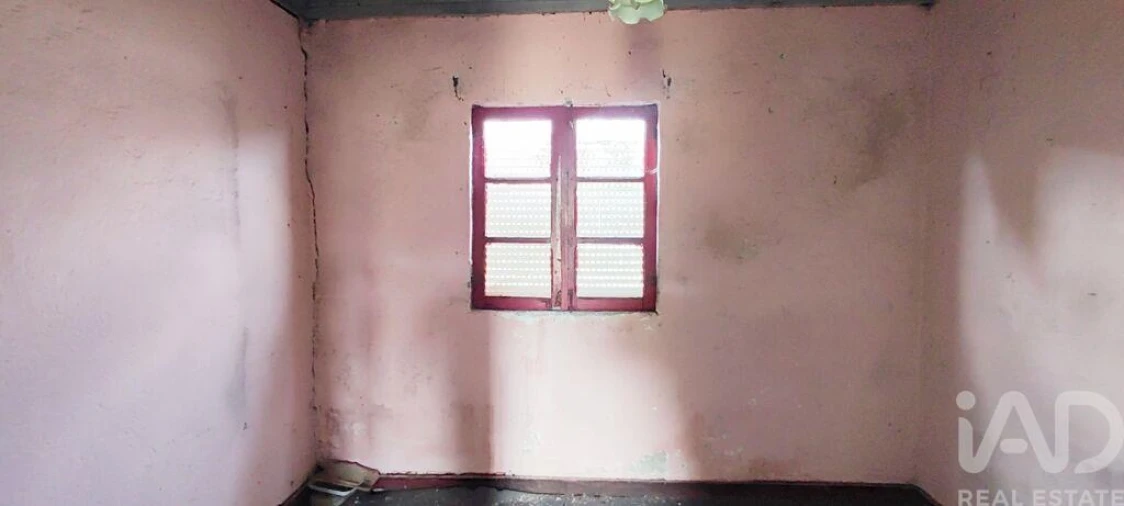 Quinta T3 para Venda em Cornes Foto 10