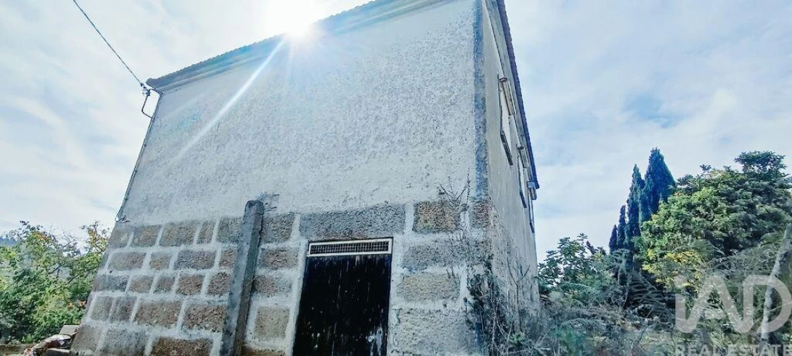 Quinta T3 para Venda em Cornes Foto 13