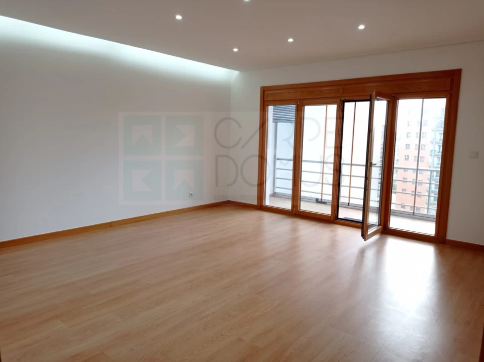 Apartamento T3 para Venda em Odivelas Foto 9