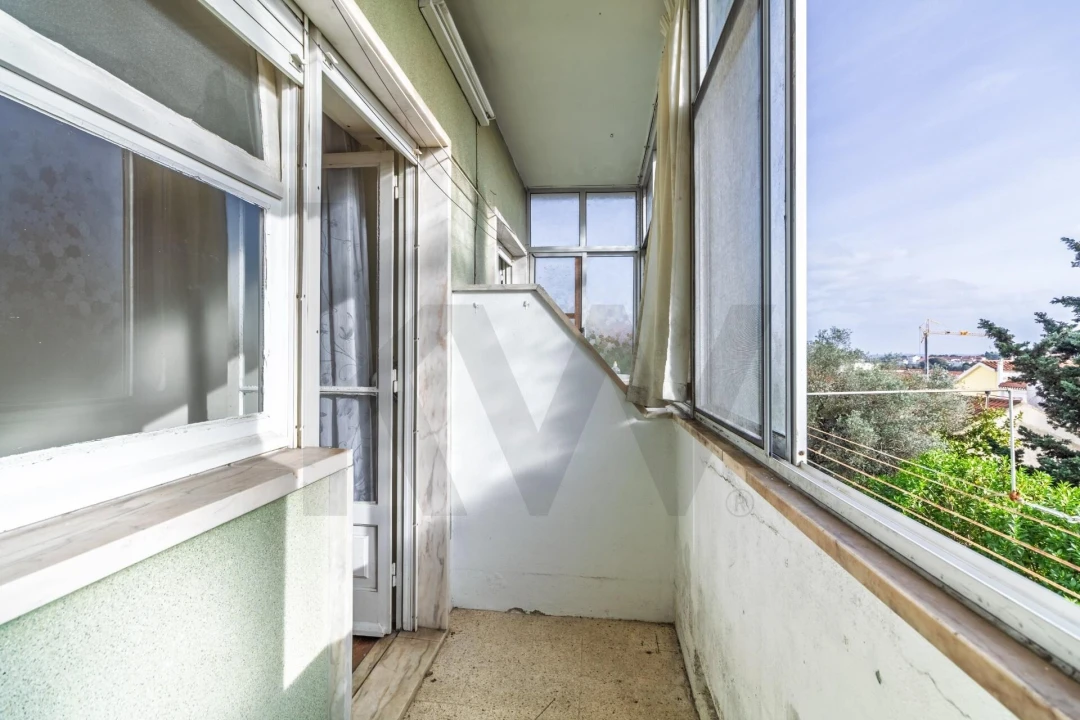 Moradia T6 para Venda em Porto Salvo Foto 27