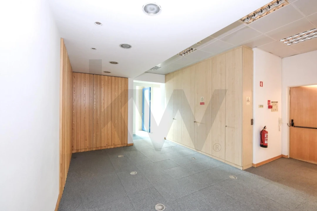 Escritório para Arrendamento em Rio de Mouro Foto 24