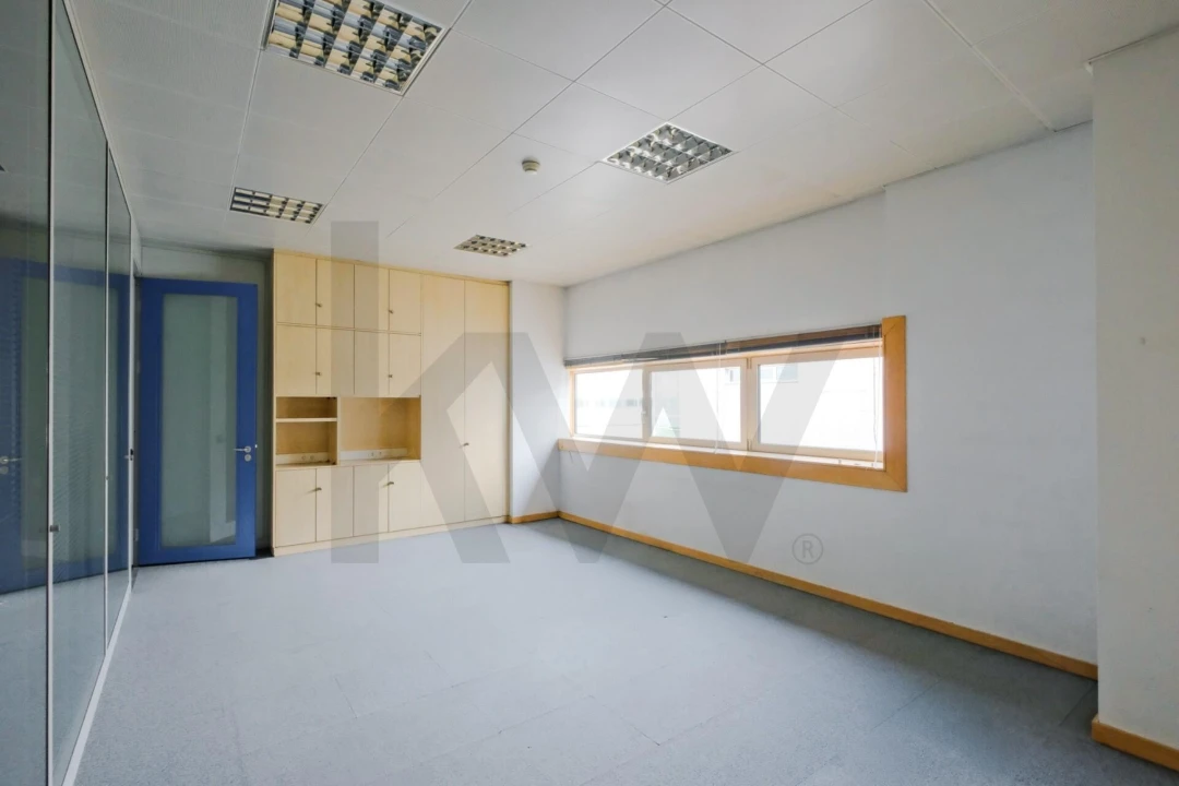 Escritório para Arrendamento em Rio de Mouro Foto 22