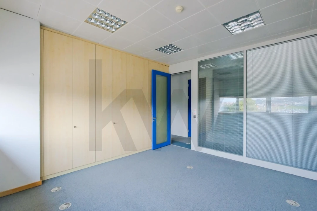 Escritório para Arrendamento em Rio de Mouro Foto 15