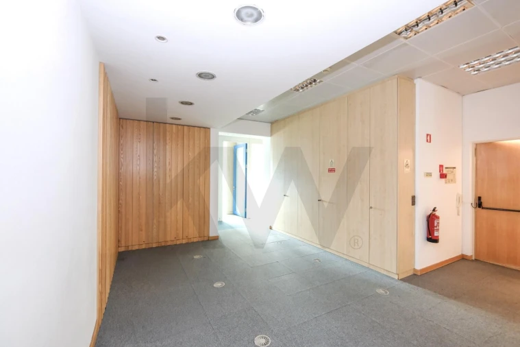 Escritório para Arrendamento em Rio de Mouro Foto 24