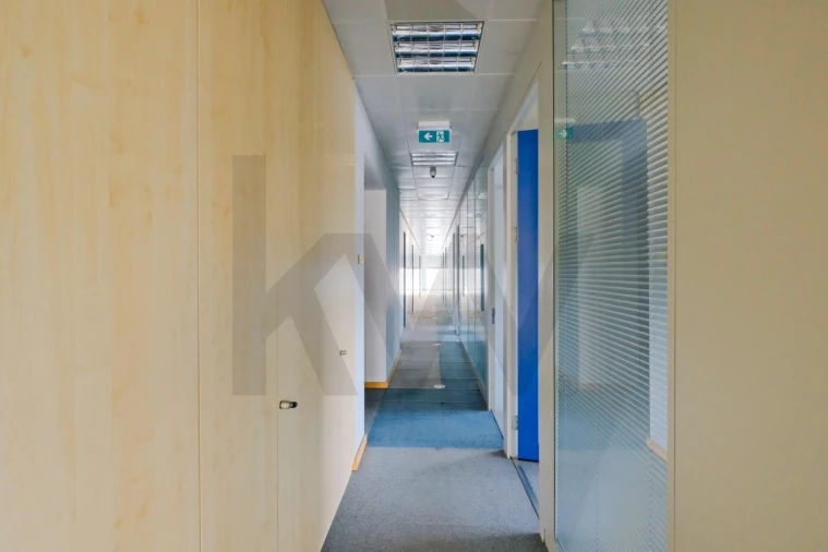 Escritório para Arrendamento em Rio de Mouro Foto 7