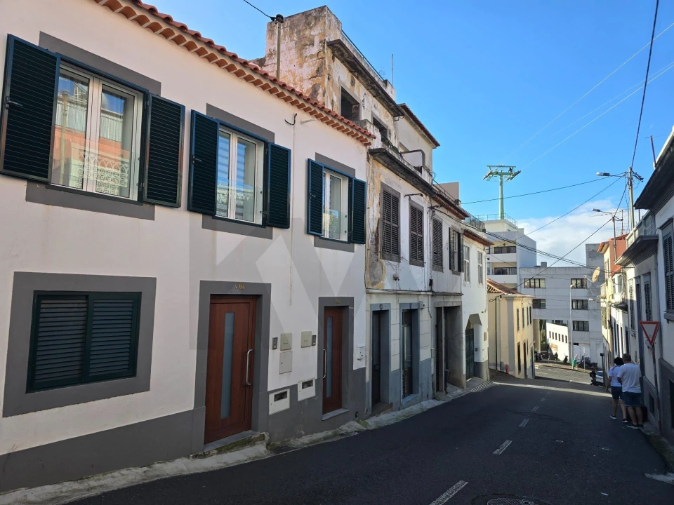 Moradia T2 para Venda em Funchal (Santa Maria Maior) Foto 45