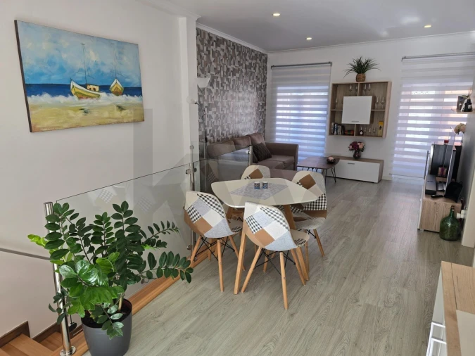 Moradia T2 para Venda em Funchal (Santa Maria Maior) Foto 41